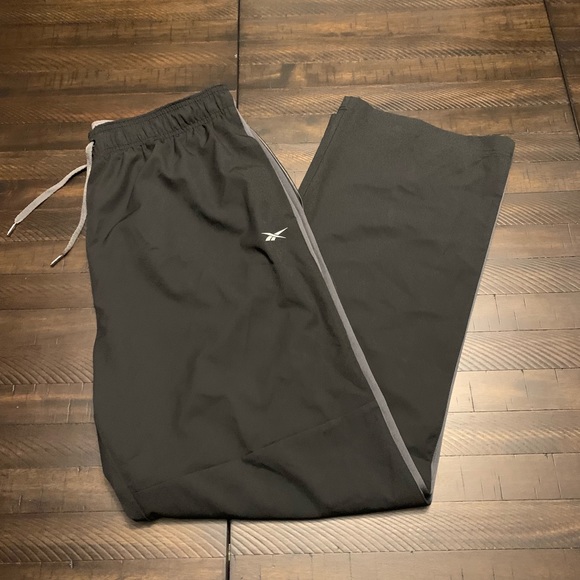 Reebok Other - Reebok Poly Stretch Woven Active Pant